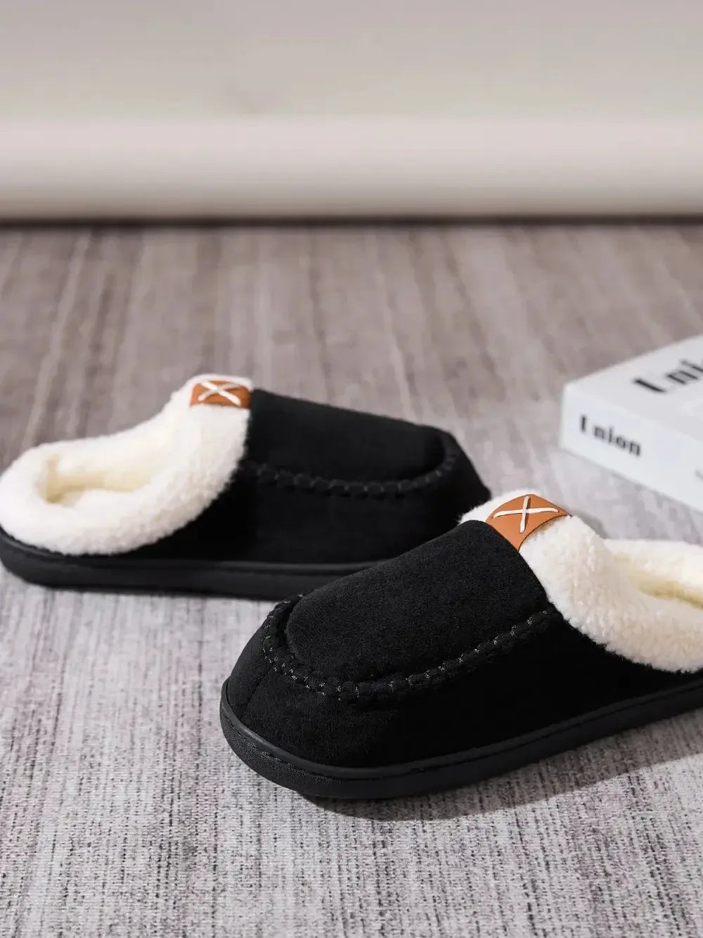Contrast Round Toe Flat Slippers - Plush Fashion Hub