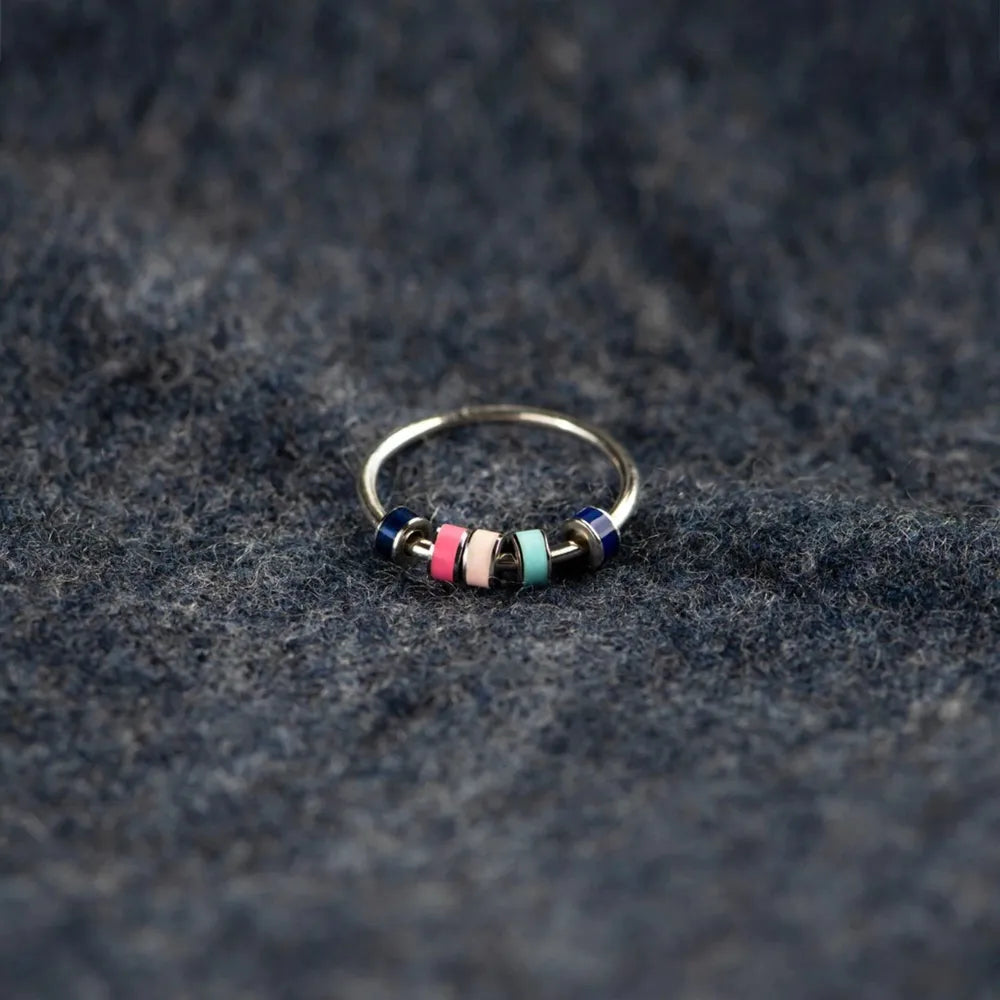 Sterling silver oil drip ring with textured design, crafted from 925 sterling silver, showcasing a modern and stylish jewelry piece.
