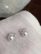 Shopimist zircon pearl stud earrings featuring elegant round pearls and sparkling zircon accents on a classic jewelry setting.