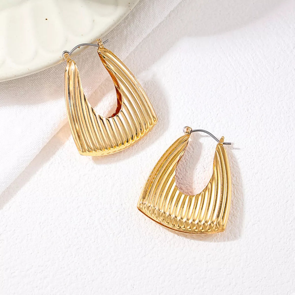 18K gold-plated alloy ribbed triangular hoop earrings, stylish and lightweight jewelry with textured design.