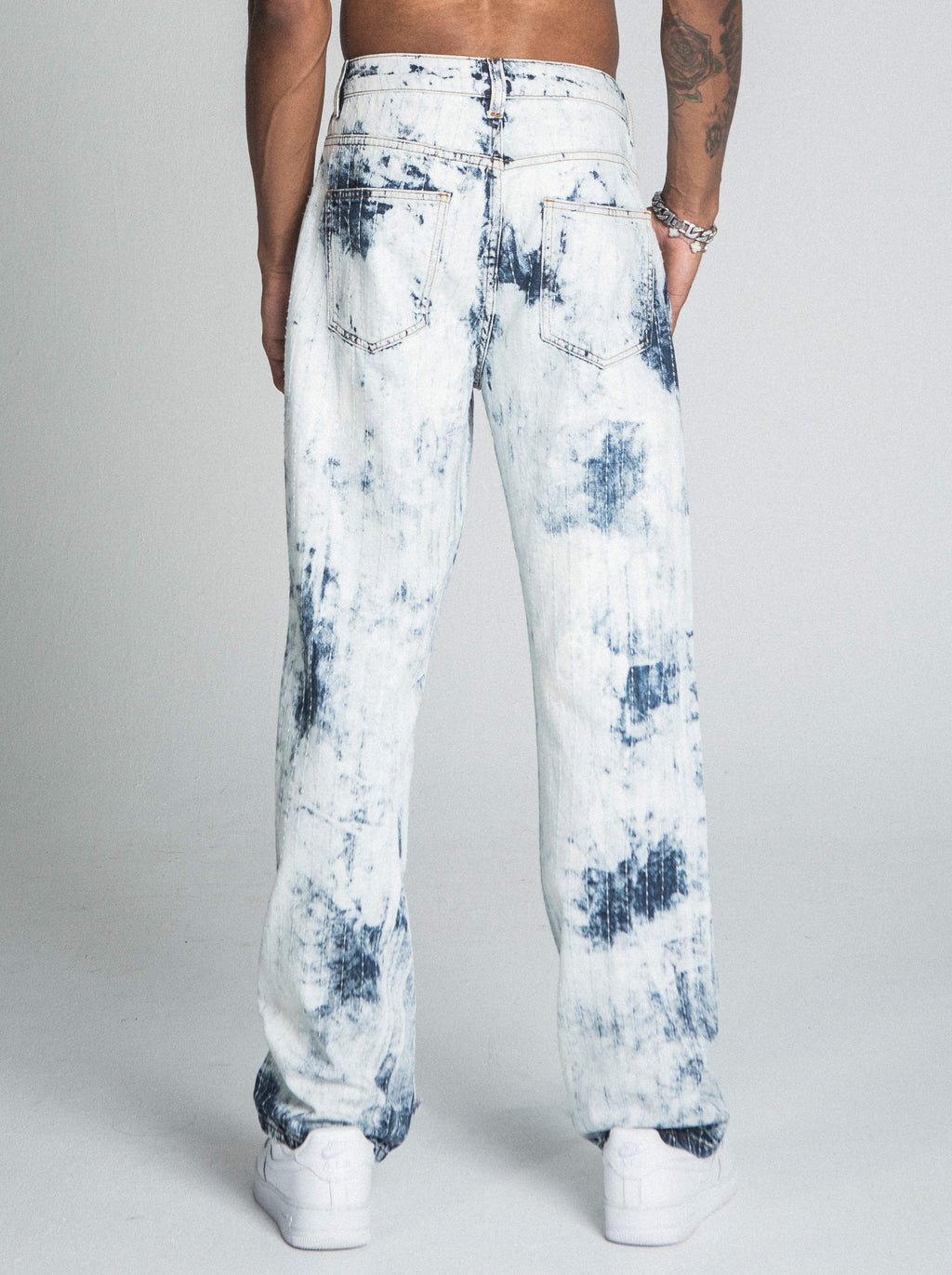 Dark blue and white tie-dye loose jeans from Armor Jeans AJ01L-1 with relaxed fit and casual style.