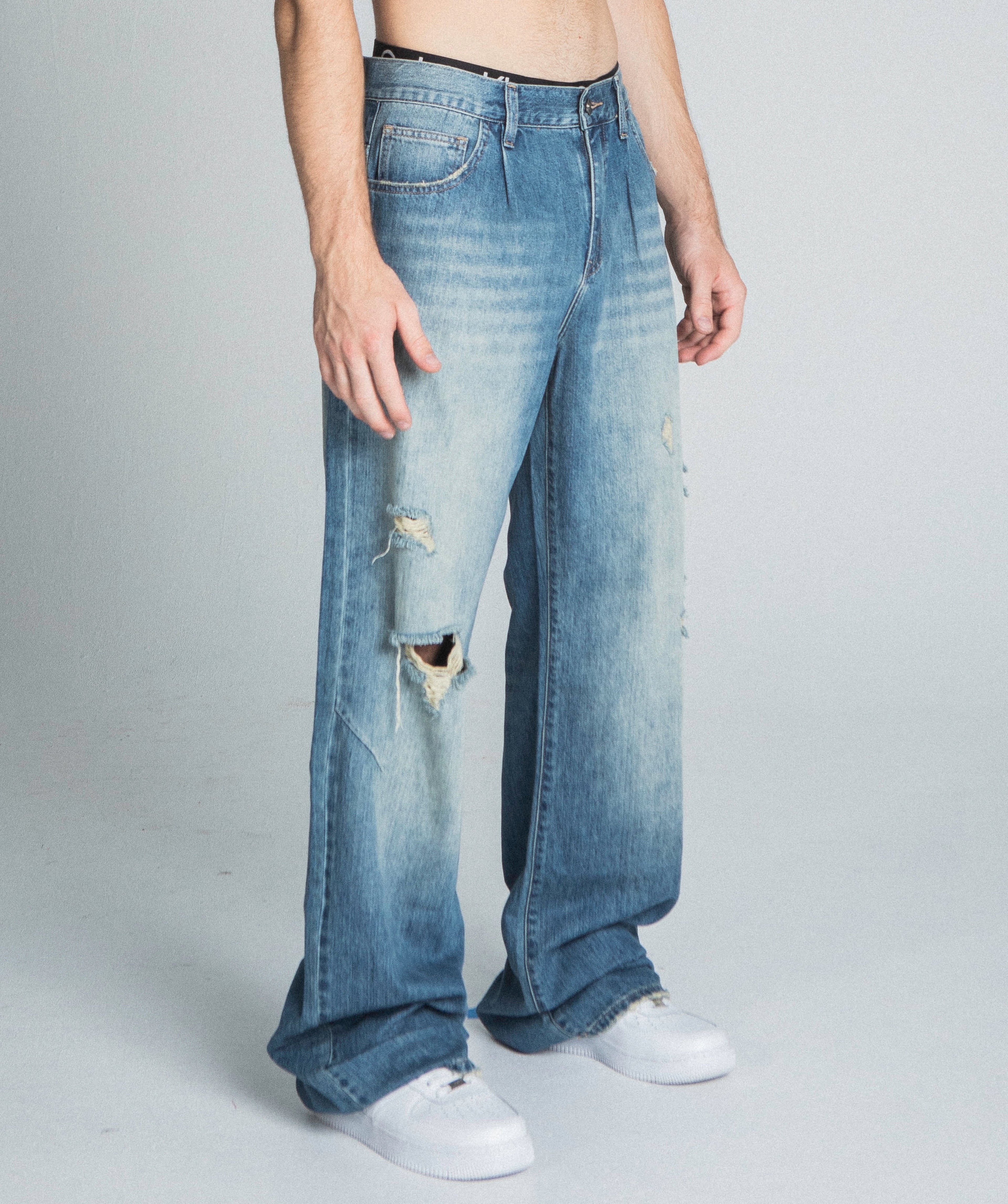 Armor Jeans AJ09-3 classic blue lightly distressed baggy jeans, casual bottoms with relaxed fit and subtle distressed detailing.