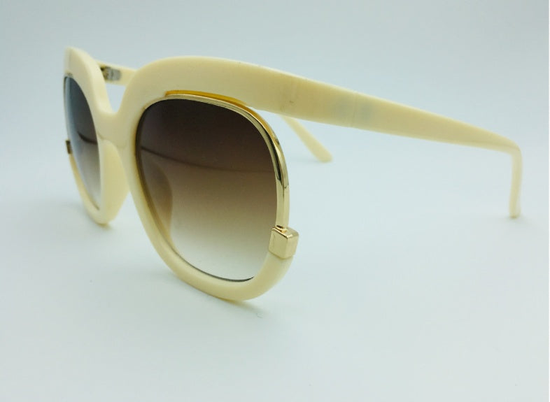 Cat Eye half-frame UV400 sunglasses for women by FitiqueFit, stylish eyewear with dark tinted lenses and fashionable design.