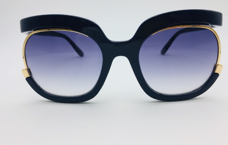 Cat Eye half-frame UV400 sunglasses for women, stylish fashion eyewear with black frames and tinted lenses.