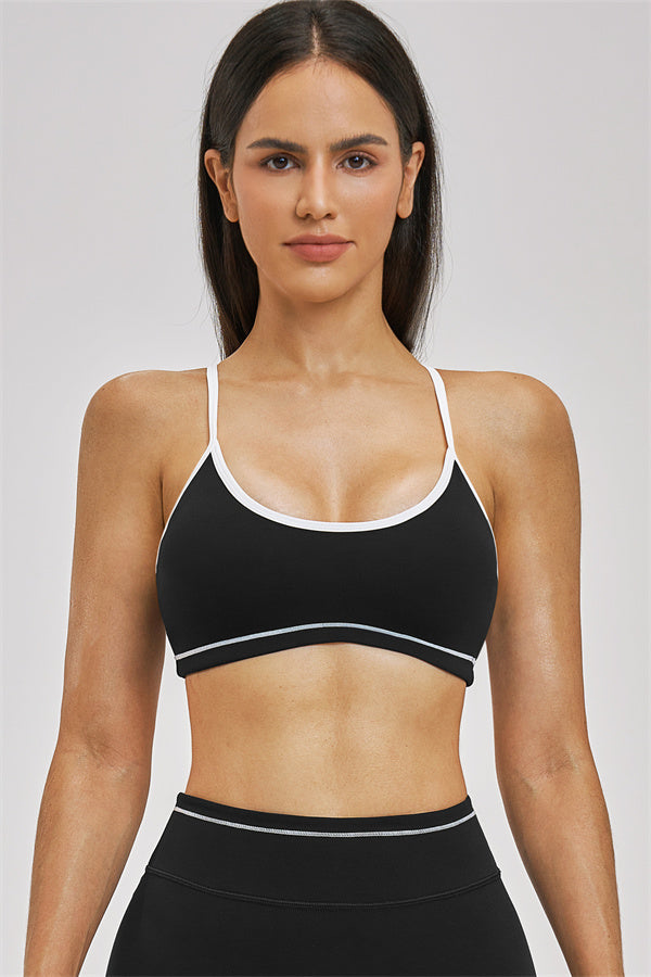 Fitglutes Activewear sports bra and shorts 2-piece set, gym wear with supportive sports bra and comfortable shorts for workouts.