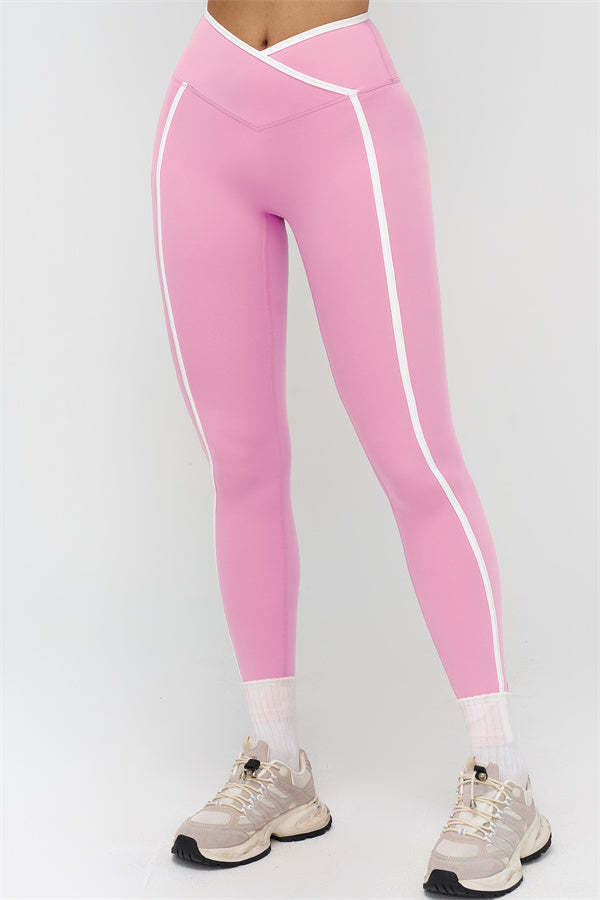 Fitglutes activewear contrast sports bra and leggings 2-piece set, stylish gymwear and workout clothes for women.