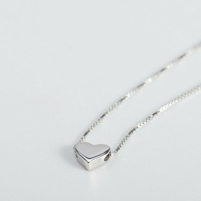 Simple heart-shaped clavicle chain necklace from LadyShow.Store, featuring a delicate design perfect for everyday fashion.