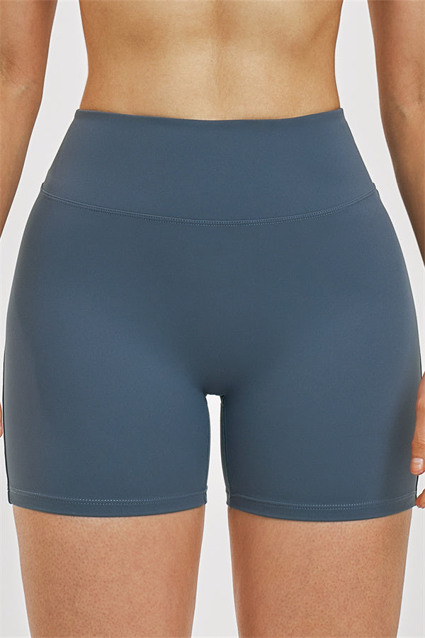 Fitglutes Activewear Zenith T-shirt and shorts 2-piece set, featuring breathable gymwear and sporty workout clothes in a stylish design.