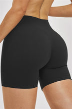 Fitglutes Activewear Zenith T-shirt and shorts 2-piece set, stylish gymwear and sportswear for workout and active fitness.