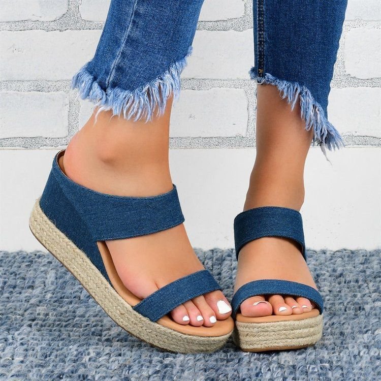 European and American wedge slippers by Plush Fashion Hub featuring hemp rope design and casual flat sandal style for ladies.