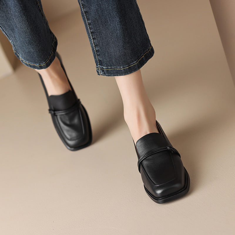 Women’s retro minimalist mid-heel leather shoes by FitiqueFit, featuring a sleek design and comfortable mid-heel for stylish wear.
