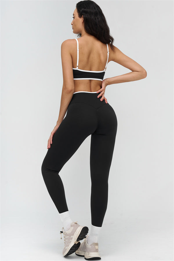 Fitglutes activewear Crave contrast sports bra and leggings 2-piece set, stylish gymwear with bold color contrast and comfortable fit.