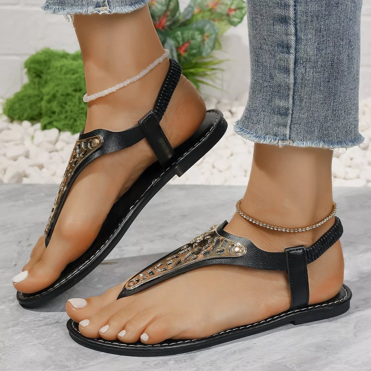 Shopimist toe post flats sandals with minimalist design, featuring comfortable straps and flat soles for casual summer wear.