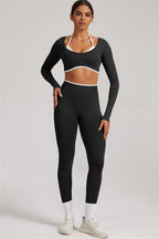 Fitglutes Activewear long sleeve crop top and leggings 2-piece set, stylish gymwear and sportswear for workout and active use.