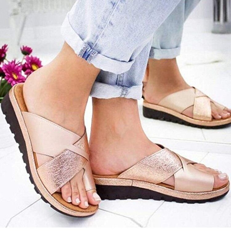 Women's solid color toe beach slippers from Plush Fashion Hub, featuring summer outdoor sandals with comfortable slip-on design.