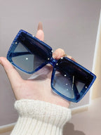 Oversized gradient square sunglasses by Trendsi featuring bold frames and tinted lenses, perfect for stylish accessories.
