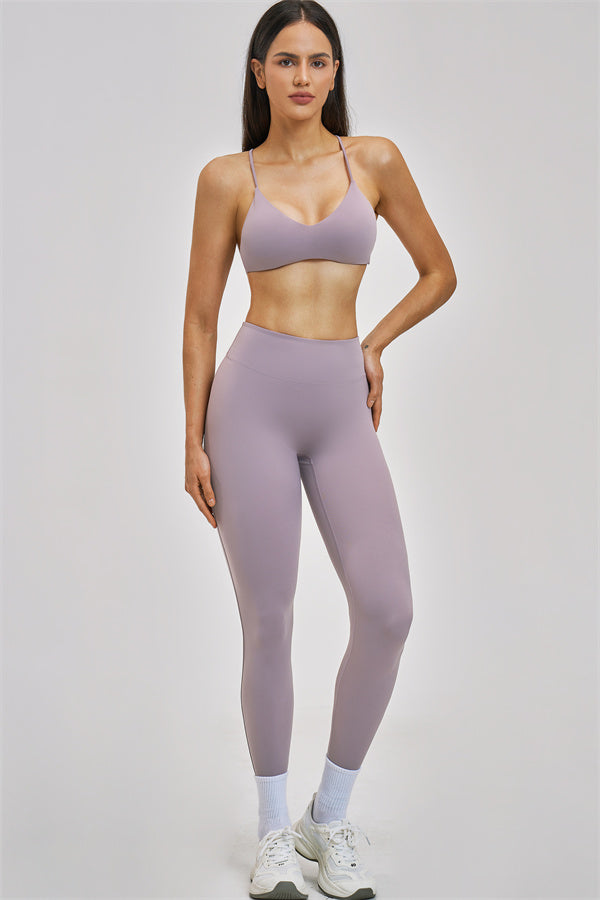 Fitglutes Activewear Zenith sports bra and leggings 2-piece set, in stylish workout clothes perfect for gym and activewear fitness routines.