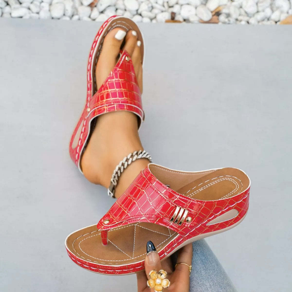 Shopimist toe post wedge sandals featuring a comfortable wedge heel and stylish design, perfect for casual summer wear.