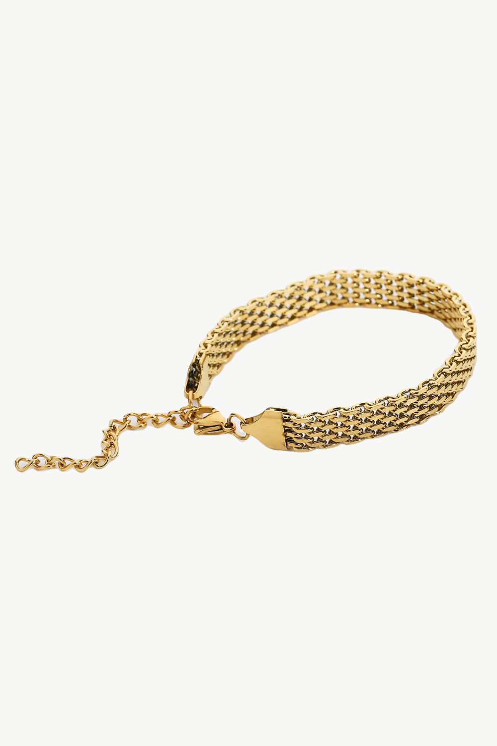 18K gold-plated wide chain bracelet with bold, interconnected links, showcasing a stylish and luxurious jewelry design.