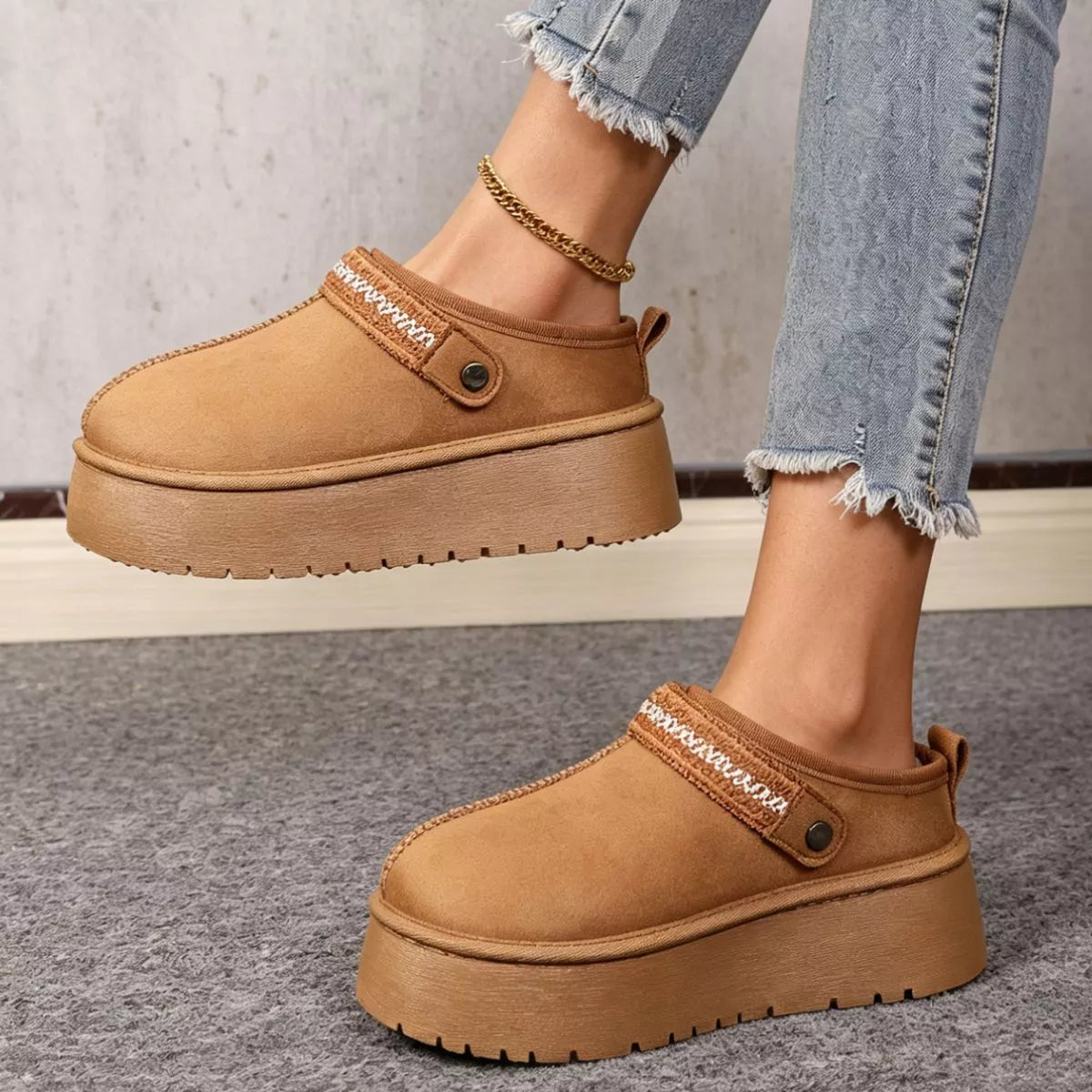Trendsi platform suede fur-lined boots showing tan suede exterior, thick fur lining, and chunky heel for cozy winter style