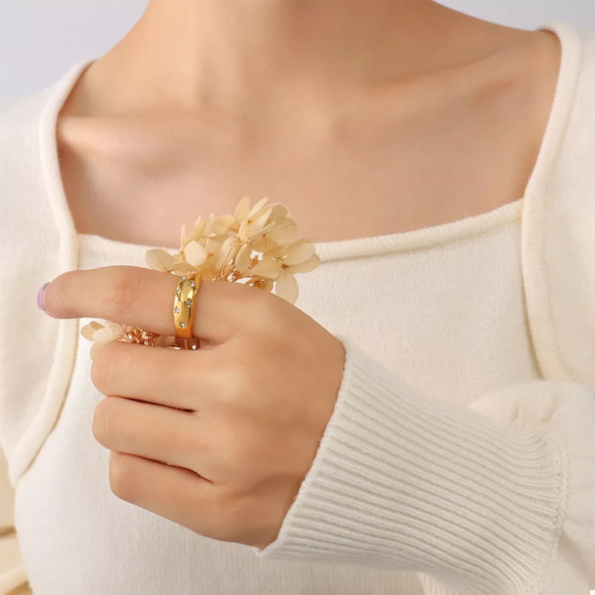 18K gold-plated zircon ring featuring a sparkling gemstone and intricate band design, crafted by Plush Fashion Hub.