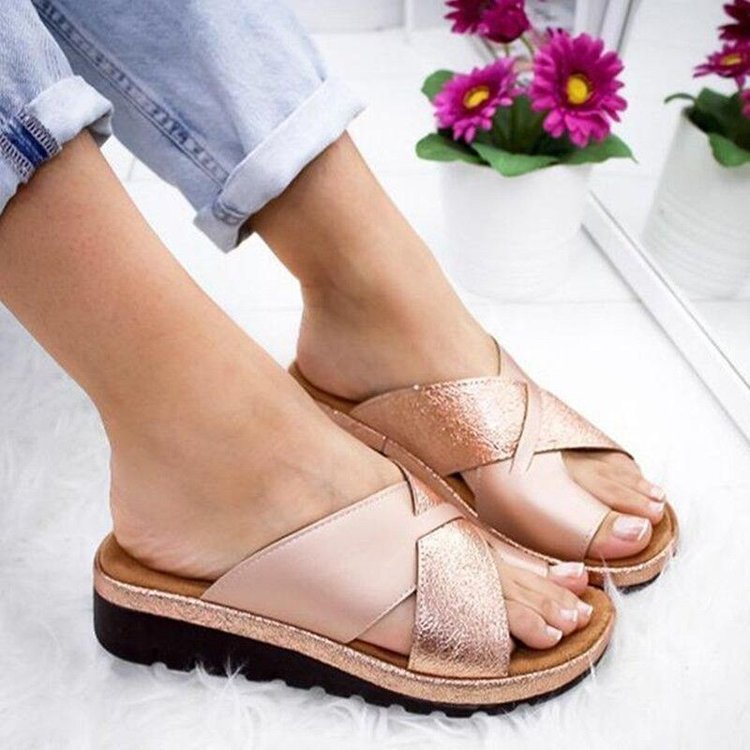 Plush Fashion Hub women's solid color beach slippers with toe straps, perfect for summer outdoor wear and casual beach outings.