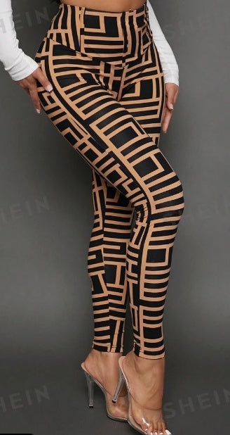 Women’s geometric print knitted leggings by Plush Fashion Hub, casual stretch activewear pants with a stylish design.