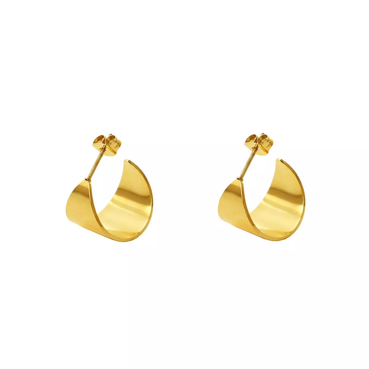 18K gold-plated stud earrings with a simple, elegant design, perfect for everyday wear and special occasions.