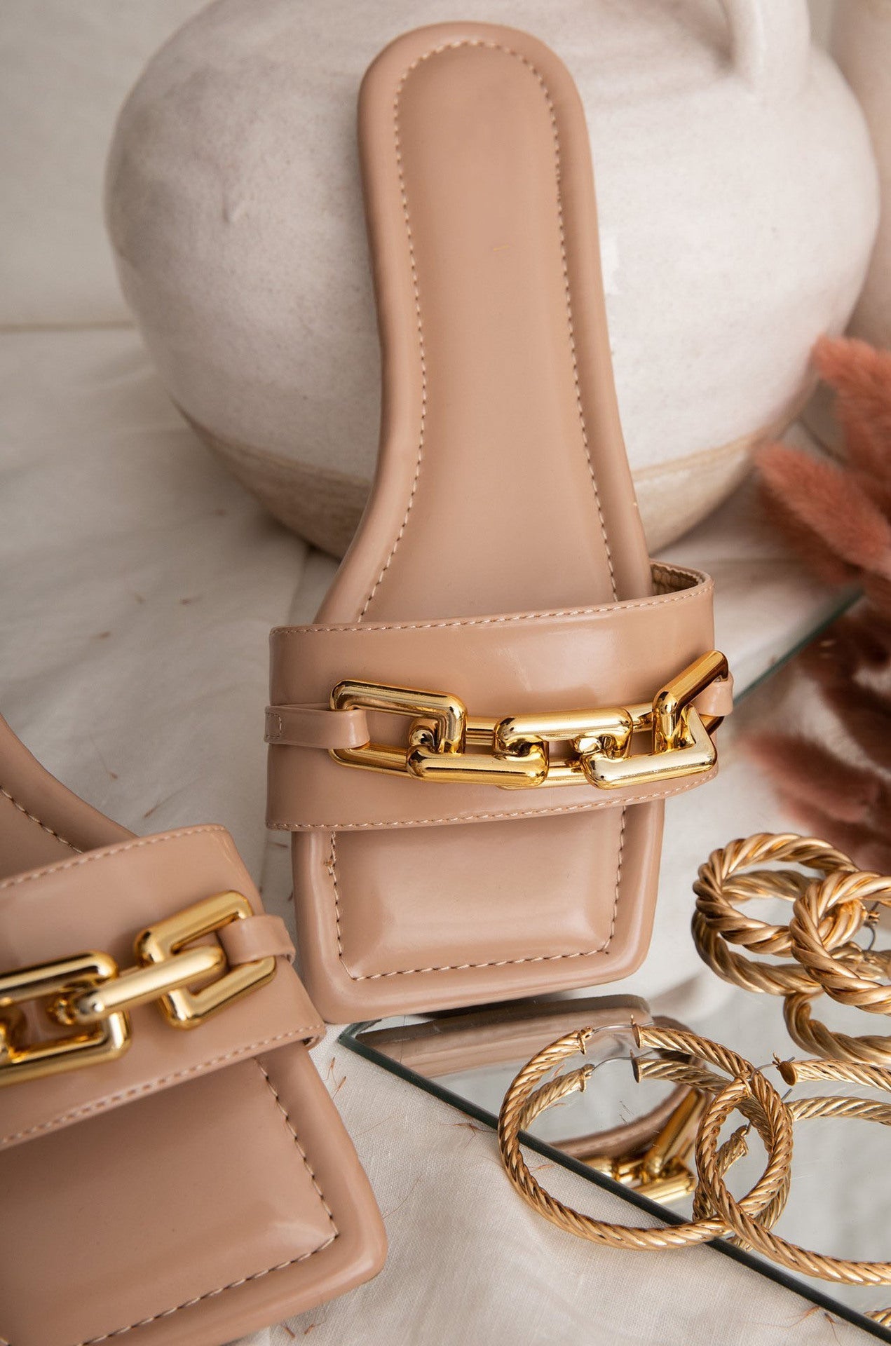Cross adult women's chain flat bottom casual sandals with plush straps and open toe design, perfect for everyday wear.