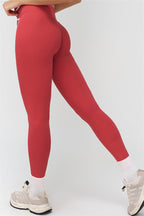 Fitglutes Activewear sports bra and leggings 2-piece set with contrast design, ideal for gym and workout routines.