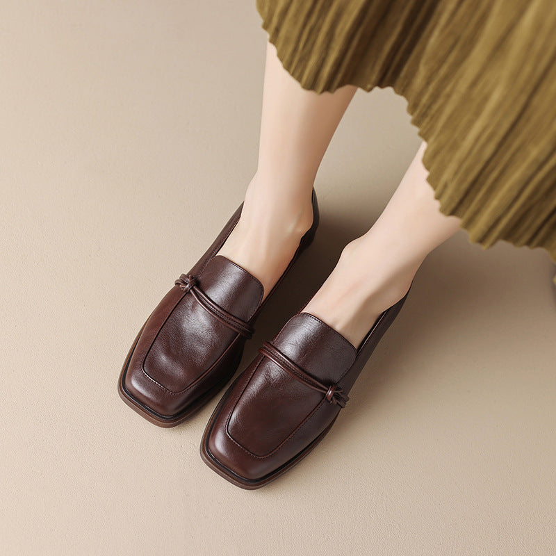 Women’s retro minimalist mid-heel leather shoes by FitiqueFit, featuring sleek design and classic silhouette for stylish everyday wear.