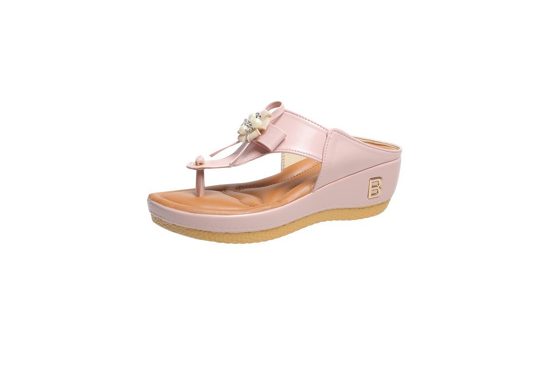 Women’s European and American flower flip flops by Plush Fashion Hub, large size beach shoes with colorful floral design and comfortable straps.