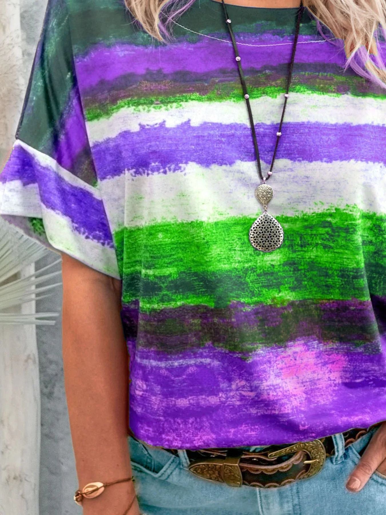 Women's contrast round neck casual short sleeve T-shirt by Trendsi, featuring a stylish design and comfortable fit.