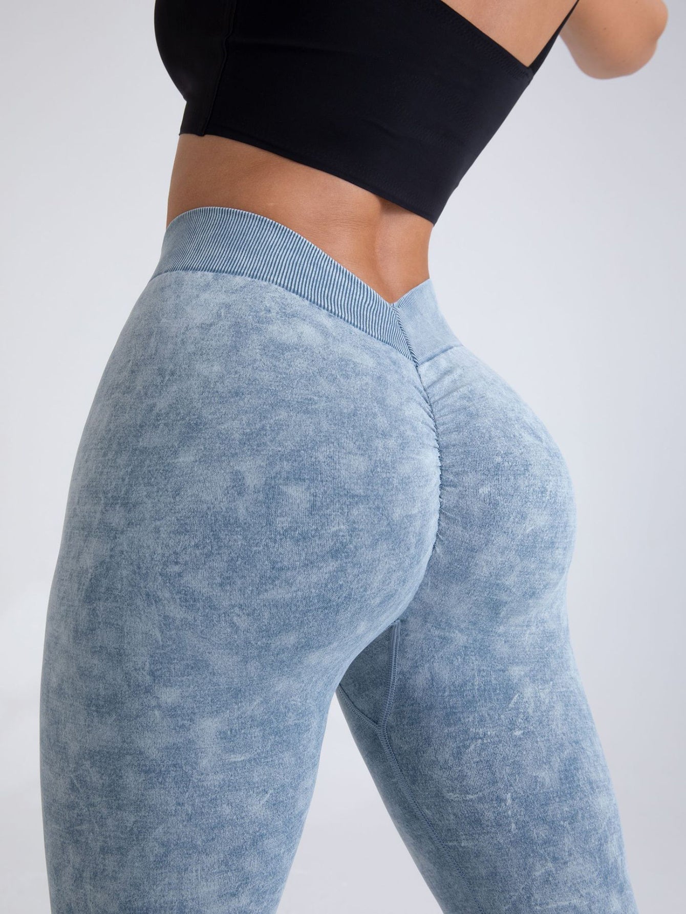FitiqueFit V-back scrunch seamless yoga leggings with high-rise waist and sculpting fit, designed for activewear and flexible movement.