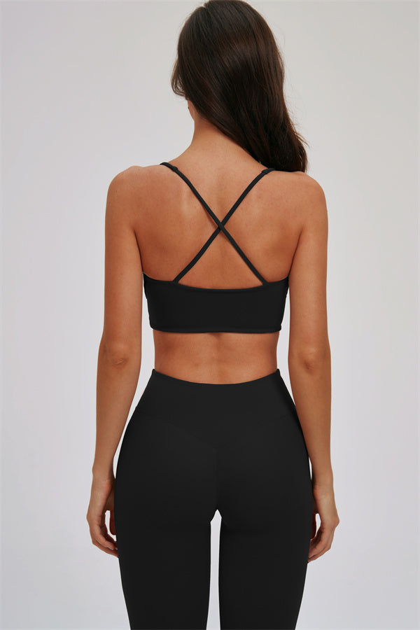 Fitglutes Activewear sports bra and leggings 2-piece set, cross-back design, made for workouts and active fitness wear.