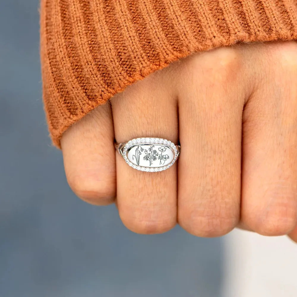 Flower epoxy gum and zircon inlaid ring featuring a floral design, crafted by Plush Fashion Hub.