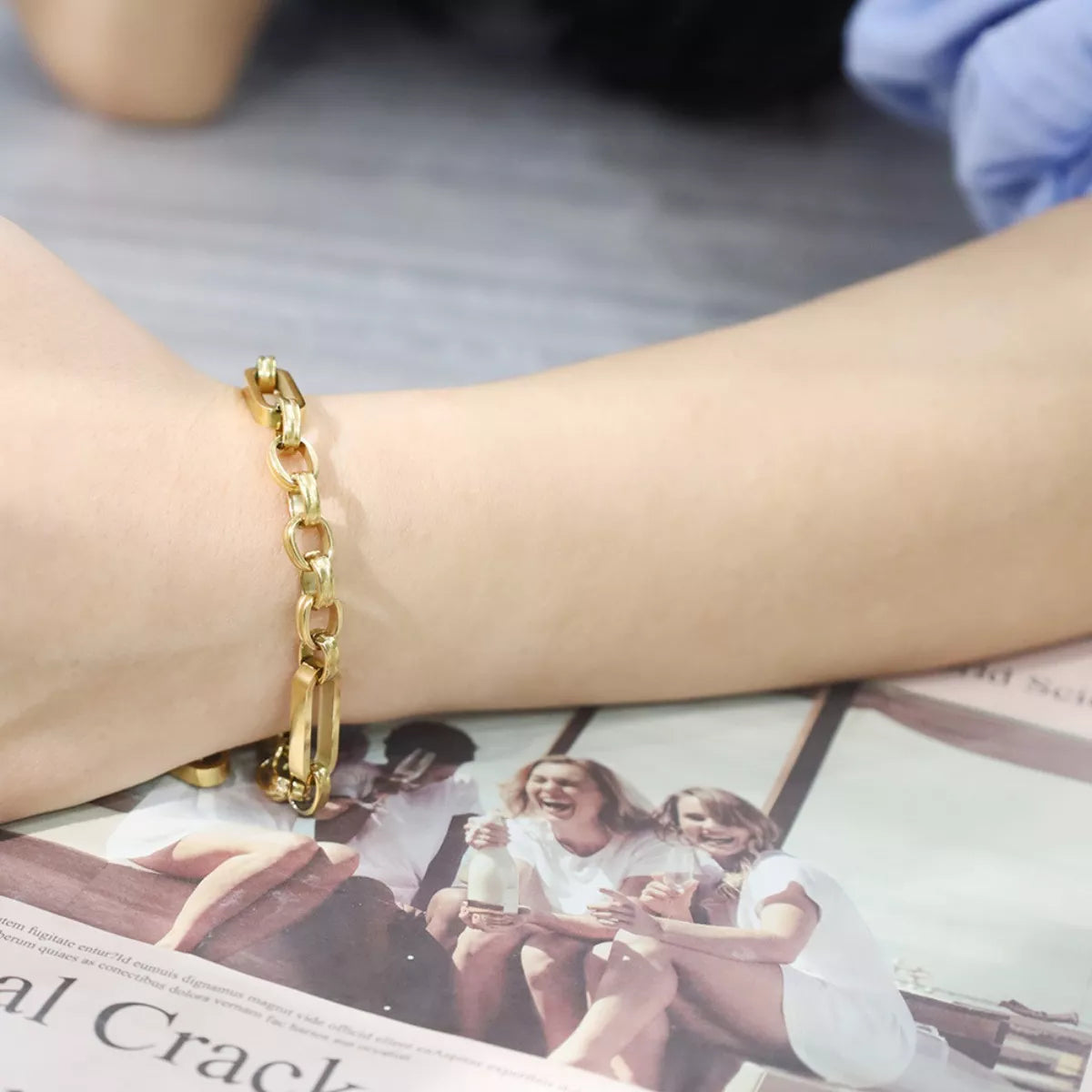 18K gold-plated chunky chain link bracelet by Shopimist, featuring bold interconnected links with a shiny finish.