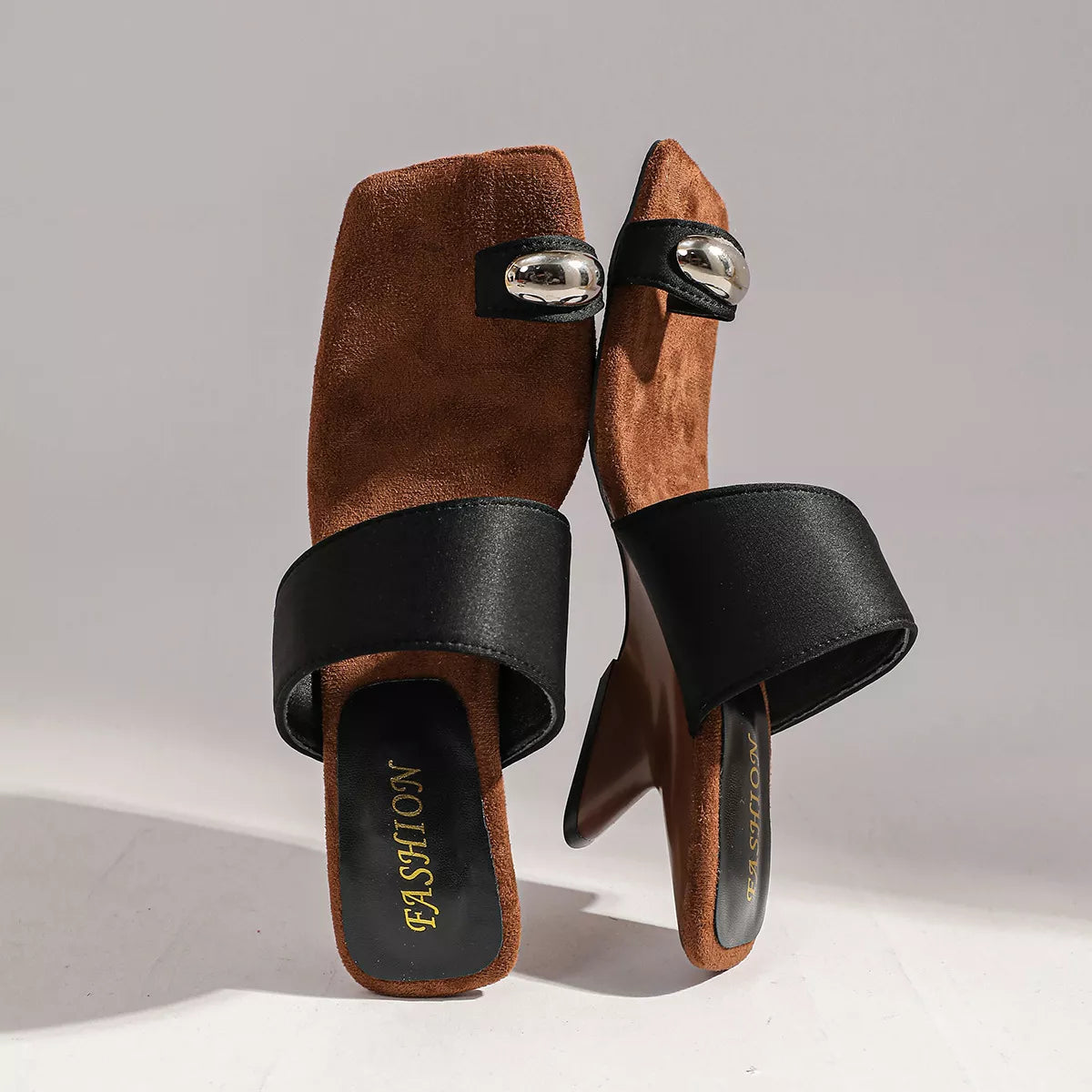 Shopimist toe loop block heel sandals featuring stylish straps and chunky heels, perfect for casual or dressy occasions.