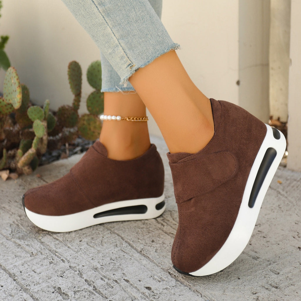 Women's round toe platform sneakers by Trendsi featuring trendy mid-heel casual shoes with a modern, stylish design.