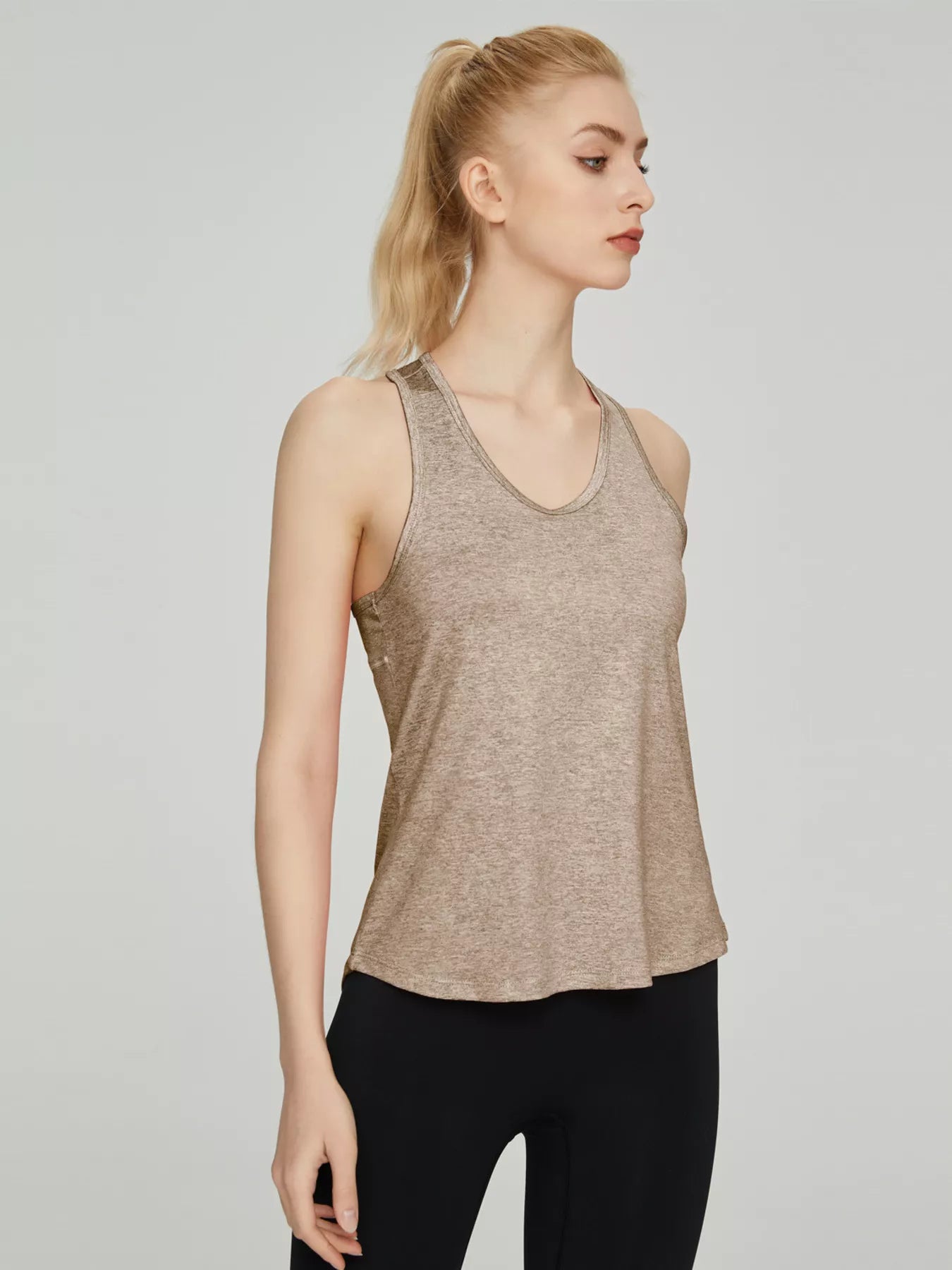 Shopimist breathable quick-drying active tank top shown in black, lightweight fabric with a sleeveless design for workout comfort.