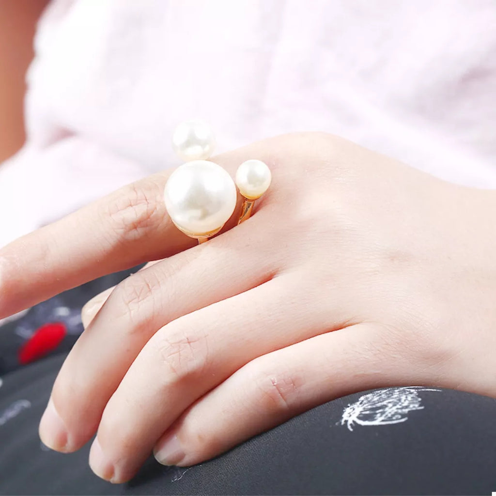18K gold-plated pearl open ring with a sleek design, featuring a lustrous pearl centerpiece and minimalist style.