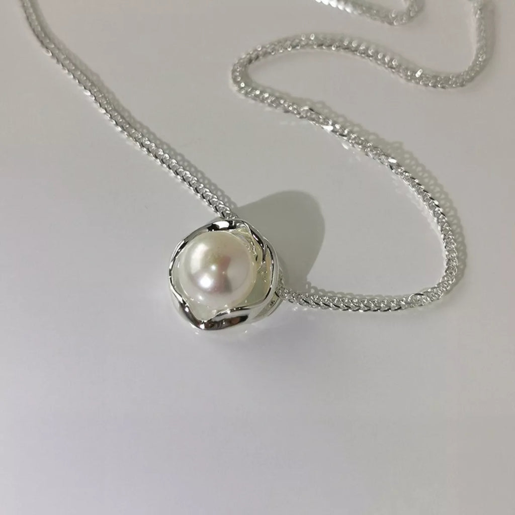 925 sterling silver pearl pendant necklace featuring a delicate pearl drop on a fine silver chain