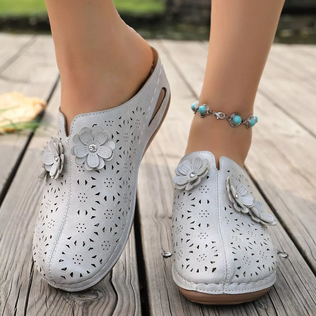 Shopimist floral decor round toe sandals with colorful flower accents and comfortable flat sole, perfect for casual summer wear.