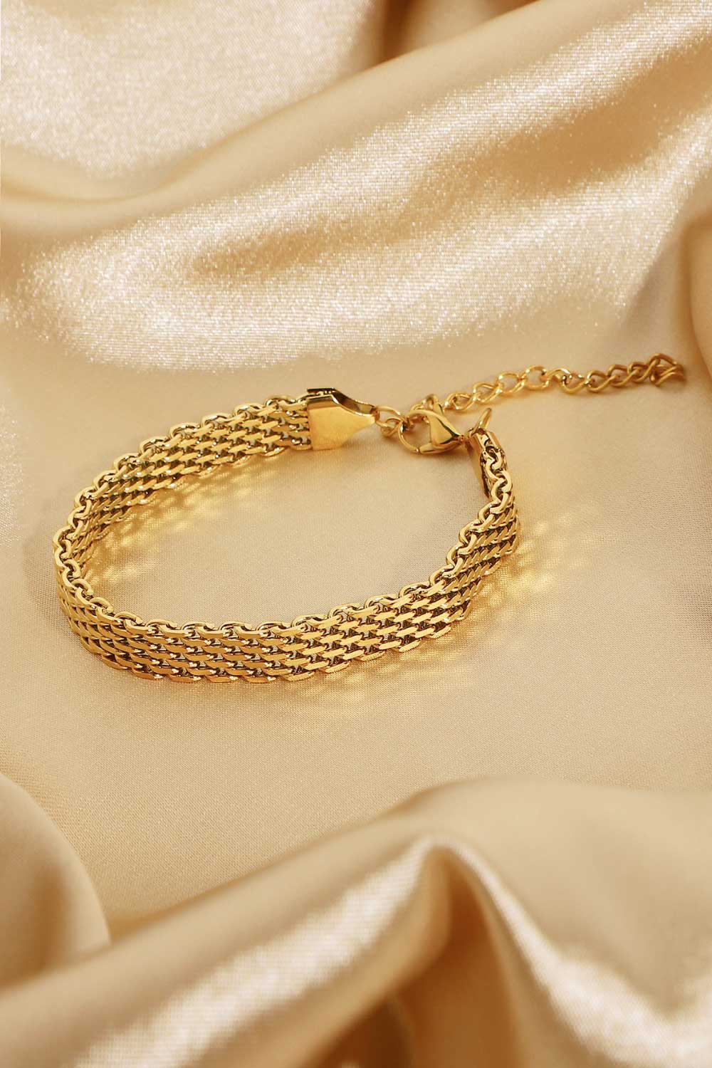18K gold-plated wide chain bracelet with bold links, stylish jewelry accessory, shown on a neutral background.