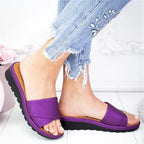 Comfortable wedge heel women's sandals with mid-height heel and open toe from Trendy Attic Store01, perfect for casual summer wear.