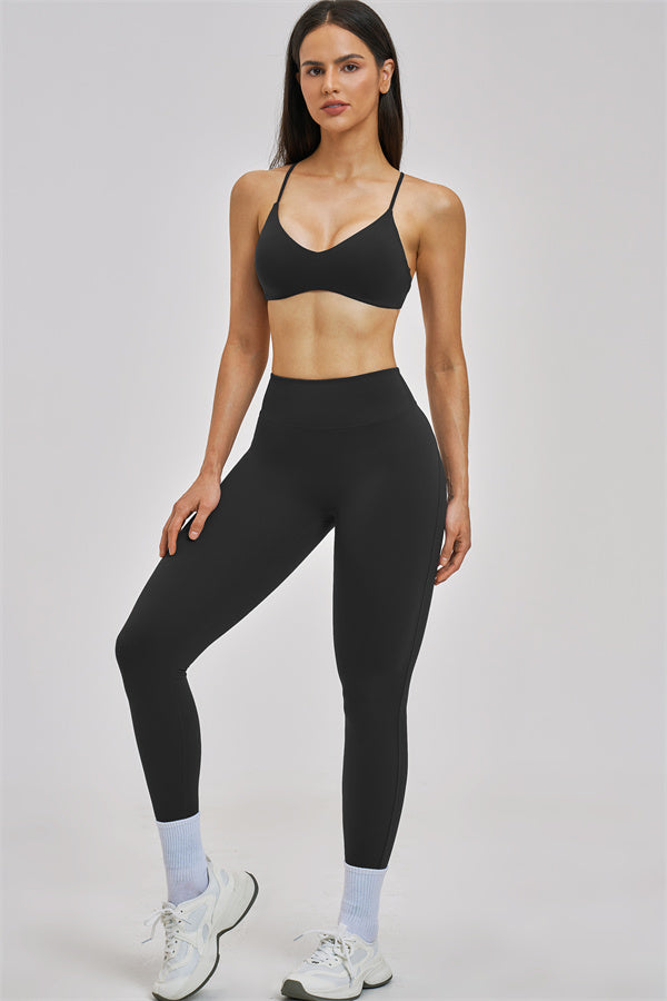 Fitglutes Activewear Zenith sports bra and leggings 2-piece set, black fitness gymwear for workout and active training.