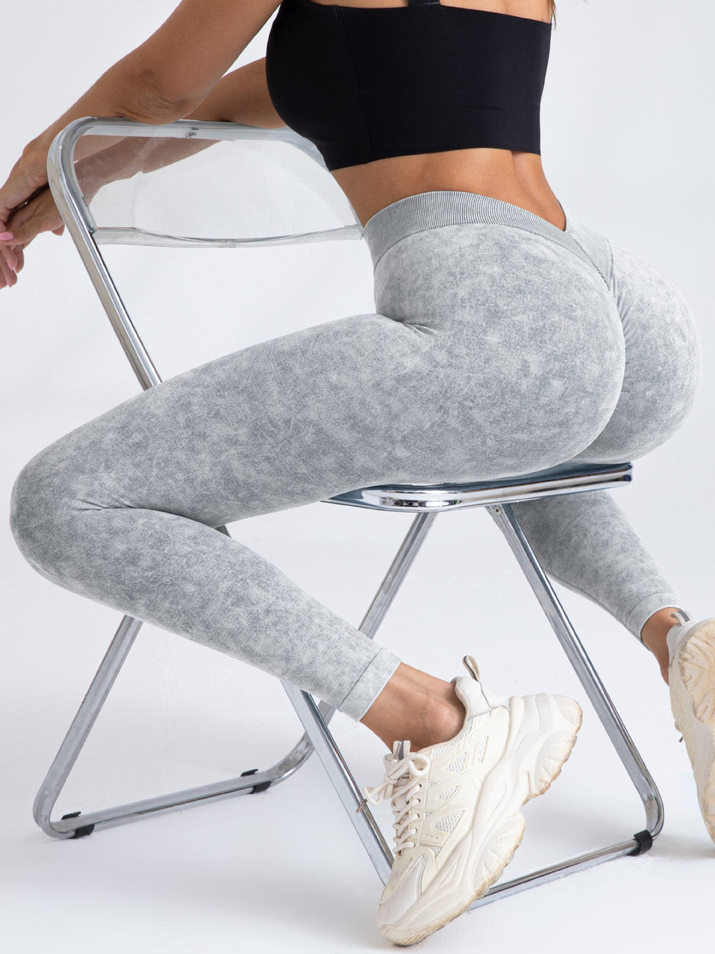 FitiqueFit V-back scrunch butt seamless yoga leggings designed for activewear, featuring a V-shaped back and form-fitting stretch fabric.