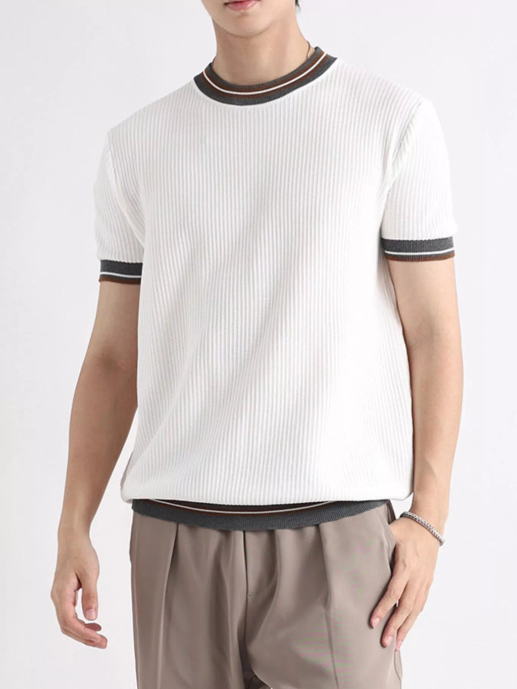 Plus size men's contrast trim T-shirt with short sleeves, featuring a stylish design and comfortable fit by Trendsi.