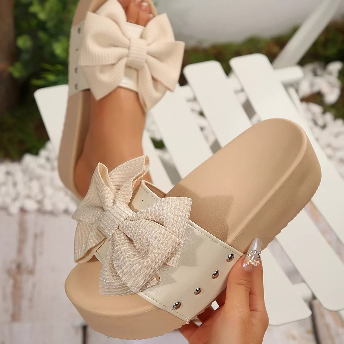 Women's chic bow decor platform sandals by Trendsi, featuring comfortable flat walking shoes with stylish design and supportive sole.