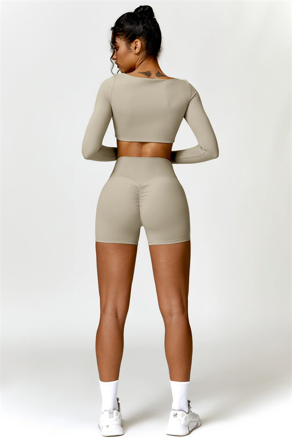 Fitglutes activewear Olivia crop top and shorts 2-piece matching set, gymwear and workout clothes, stylish and comfortable sportswear.
